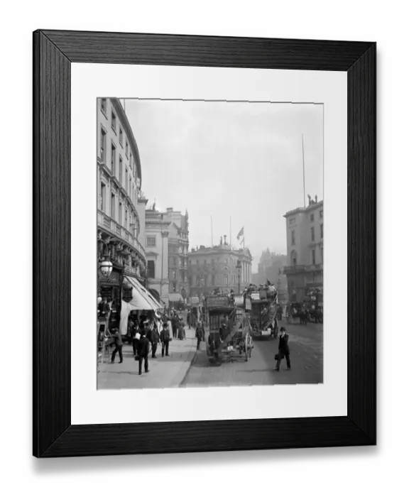 Framed Print : London street scene. From a busy Regent Street, looking towards Piccadilly Circus Framed Print : London street scene. From a busy Regent Street, looking towards Piccadilly Circus