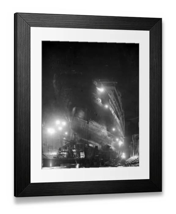 Framed Print : Workmen are now labouring day and night to repair the liner Aquitania in the new Framed Print : Workmen are now labouring day and night to repair the liner Aquitania in the new