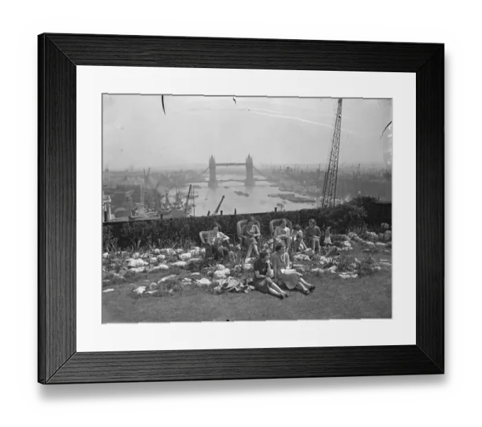 Framed Print : Summer siesta - on Londons roof-garden. With the River view of the busy Pool of London Framed Print : Summer siesta - on Londons roof-garden. With the River view of the busy Pool of London