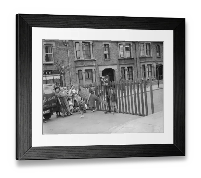 Framed Print : Residents of a street in Plumstead stage a small demonstration in reaction to how Framed Print : Residents of a street in Plumstead stage a small demonstration in reaction to how