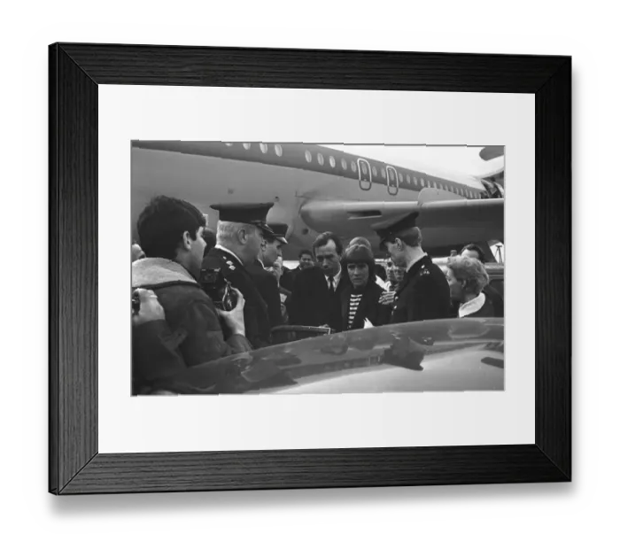 Framed Print : Police at London Aiport escort Davy Jones, singer with the American pop group Framed Print : Police at London Aiport escort Davy Jones, singer with the American pop group