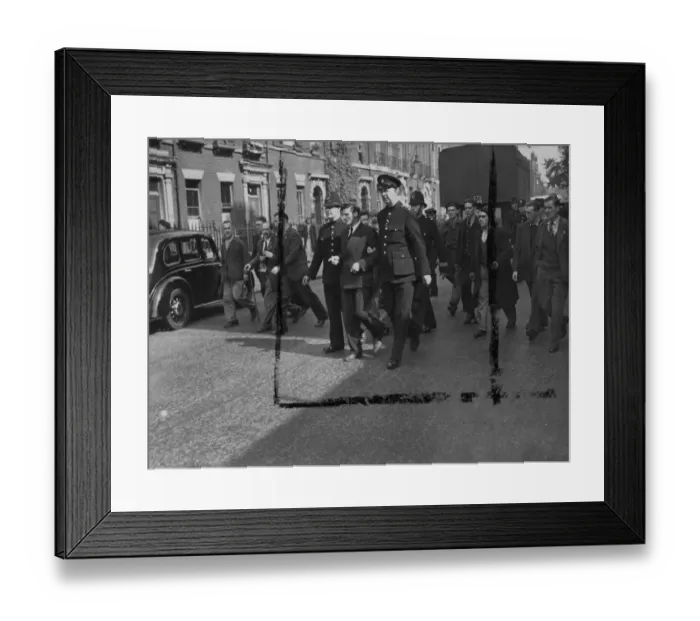 Framed Print : A man was arrested outside the Ivanhoe hotel, Bloomsbury and escorted to Tottenham Framed Print : A man was arrested outside the Ivanhoe hotel, Bloomsbury and escorted to Tottenham