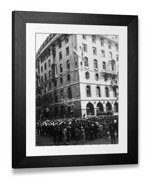 Framed Print : The western end of Aldwych outside India House, London, presented a gay scene beneath Framed Print : The western end of Aldwych outside India House, London, presented a gay scene beneath