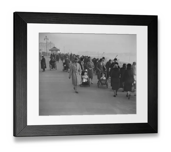 Framed Print : Winter Sunshine on the seafront at Brighton. 14th December 1936 Framed Print : Winter Sunshine on the seafront at Brighton. 14th December 1936