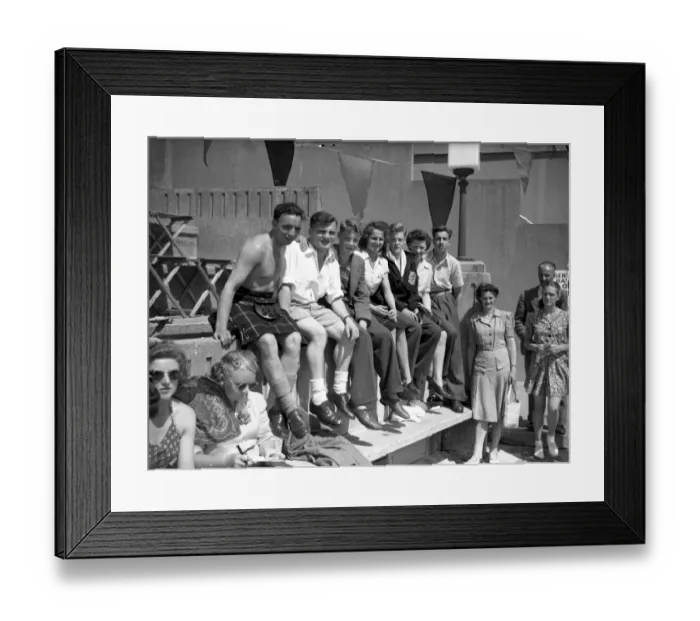 Framed Print : Britains No 1 hope for the Olympic Games next year, Cathie Gibson ( centre of group