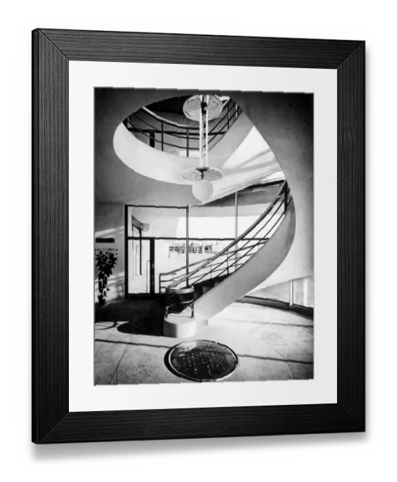 Framed Print : De La Warr Pavilion, Bexhill On Sea, Sussex. Designed by Erich Mendelsohn and Serge Framed Print : De La Warr Pavilion, Bexhill On Sea, Sussex. Designed by Erich Mendelsohn and Serge