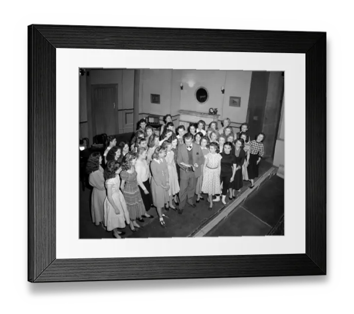 Framed Print : 16-year-old Roberta Woolley from Littlehampton, Sussex recited Wendys part in J