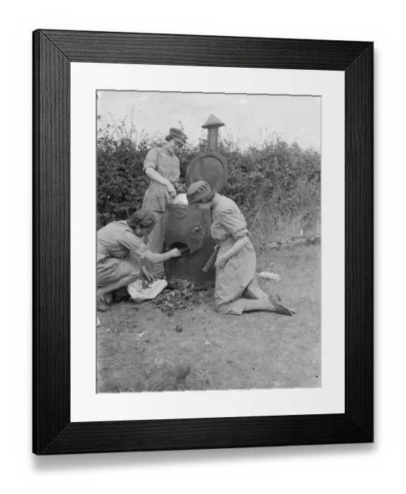 Framed Print : Territorial Army recruits at camp in Chichester, Sussex. Cleaning stove. 1939 Framed Print : Territorial Army recruits at camp in Chichester, Sussex. Cleaning stove. 1939