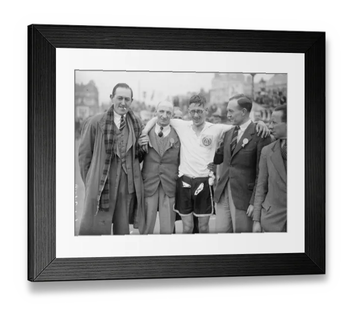 Framed Print : Hake wins London Brighton walk. H A Hake (share and loan). The recordholder, one Framed Print : Hake wins London Brighton walk. H A Hake (share and loan). The recordholder, one