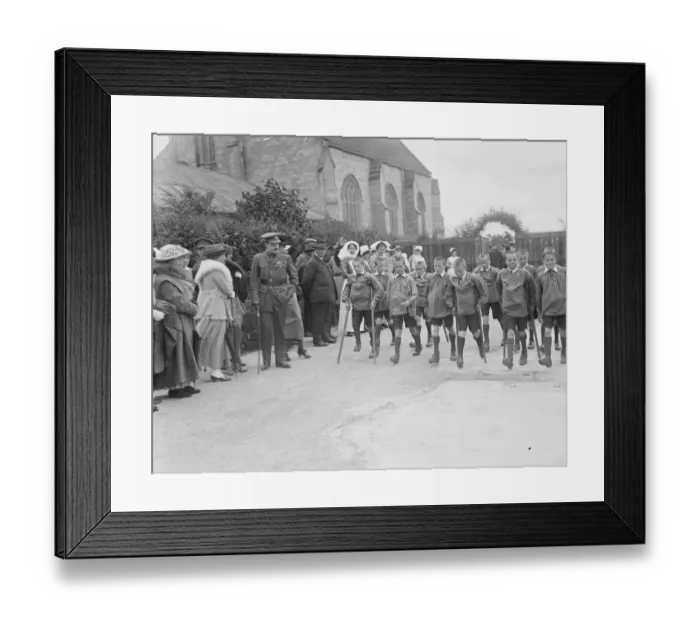 Framed Print : King Manoel and Queen Augusta of Portugal visit the Princess Louise Military Orthopaedic Framed Print : King Manoel and Queen Augusta of Portugal visit the Princess Louise Military Orthopaedic