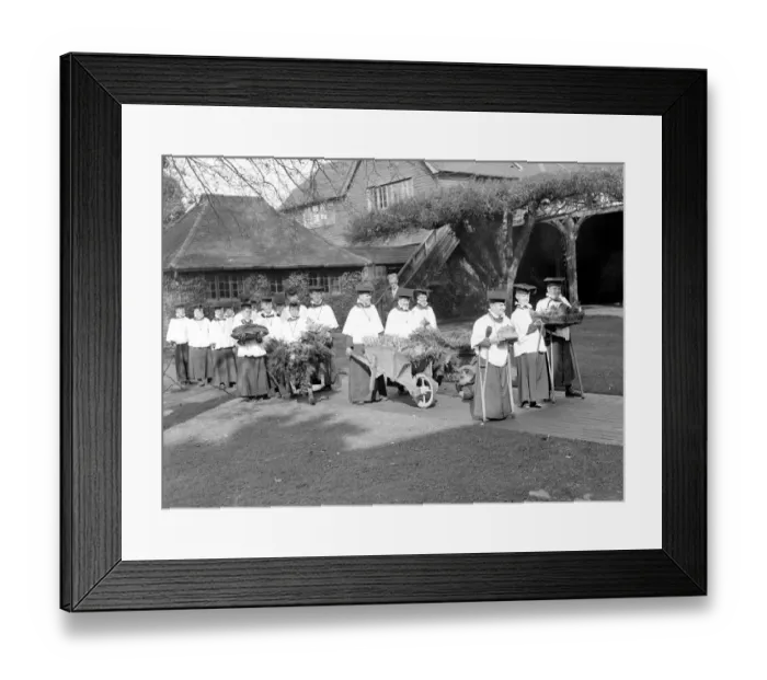 Framed Print : Harvest Thanksgiving at the Heritage Craft School, Chailey, Sussex 26 September 1937 Framed Print : Harvest Thanksgiving at the Heritage Craft School, Chailey, Sussex 26 September 1937