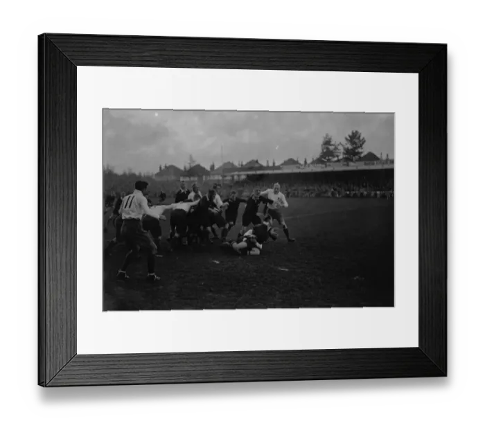 Framed Print : All Blacks beat Hampshire and Sussex at the Dean Court Ground, Boscombe, by 14 points to 8 Framed Print : All Blacks beat Hampshire and Sussex at the Dean Court Ground, Boscombe, by 14 points to 8