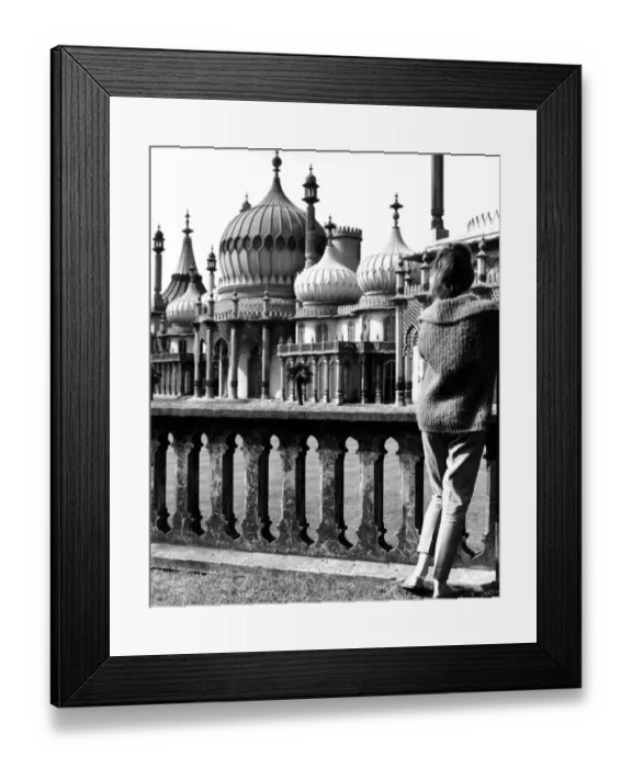 Framed Print : The Royal Pavilion, Brighton, Sussex, 1950s / 1960s Framed Print : The Royal Pavilion, Brighton, Sussex, 1950s / 1960s