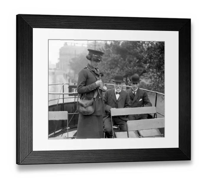 Framed Print : Brighton Women War Workers. undated Framed Print : Brighton Women War Workers. undated