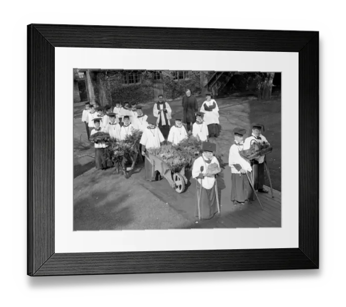 Framed Print : Harvest Thanksgiving at the Heritage Craft School, Chailey, Sussex 26 September 1937 Framed Print : Harvest Thanksgiving at the Heritage Craft School, Chailey, Sussex 26 September 1937