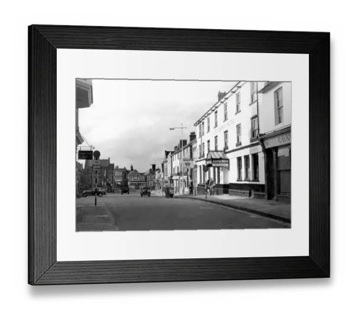 Framed Print : Town Centre and Crown Hotel, East Grinstead, Sussex