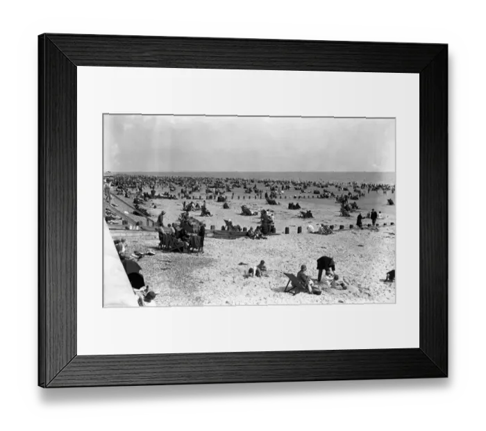 Framed Print : Holidaymakers on the sands at Bognor Regis beach, Sussex. 20 August 1930 Framed Print : Holidaymakers on the sands at Bognor Regis beach, Sussex. 20 August 1930