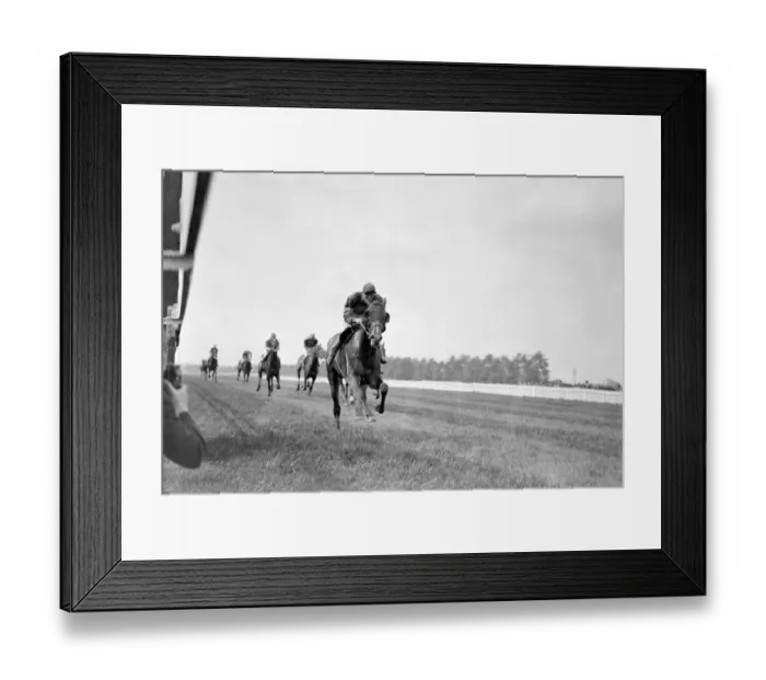 Framed Print : Gatwick races, west Sussex, England Star Comedian, ridden bys Wragg, winning Framed Print : Gatwick races, west Sussex, England Star Comedian, ridden bys Wragg, winning