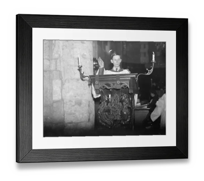 Framed Print : Children bring toys to annual service at Sussex church. Children presented toys to the Vicar