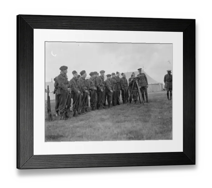 Framed Print : Territorial Army recruits at camp in Chichester, Sussex. Inspection of rifle shooting Framed Print : Territorial Army recruits at camp in Chichester, Sussex. Inspection of rifle shooting
