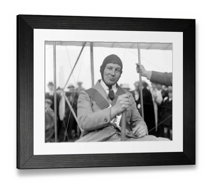 Framed Print : Mr Anthony Fokker, the famous Dutch airman, gives a gliding demonstration at Peacehaven Framed Print : Mr Anthony Fokker, the famous Dutch airman, gives a gliding demonstration at Peacehaven