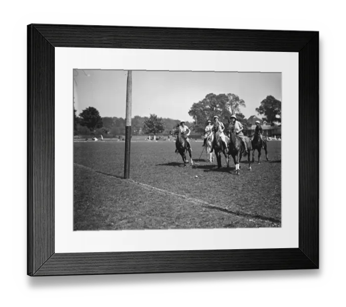 Framed Print : The Southdown Ladies Polo Club. In play on the Royal Artillery ground at Preston Park