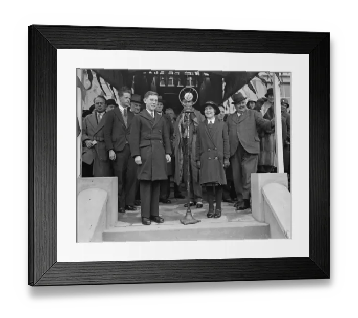 Framed Print : Two 13 year old children open council offices at Littlehampton. Two 13 year old schoolchildren Framed Print : Two 13 year old children open council offices at Littlehampton. Two 13 year old schoolchildren