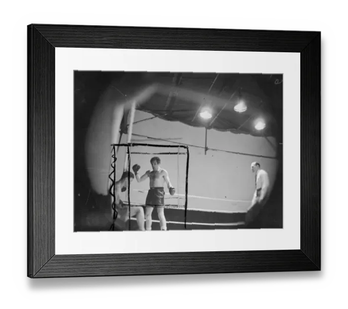 Framed Print : Freddie Mills KOs Nilsson in first round. British cruiserweight champion Freddie Mills Framed Print : Freddie Mills KOs Nilsson in first round. British cruiserweight champion Freddie Mills