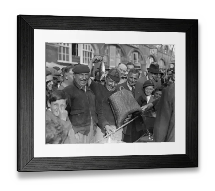 Framed Print : A catch in it !. Will fyffe and Jock MacKay, the Scottish comedians, took part Framed Print : A catch in it !. Will fyffe and Jock MacKay, the Scottish comedians, took part