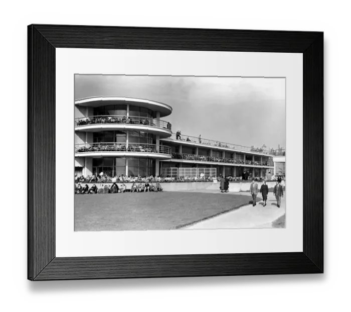 Framed Print : De La Warr Pavilion, Bexhill On Sea, Sussex. 1935 Framed Print : De La Warr Pavilion, Bexhill On Sea, Sussex. 1935