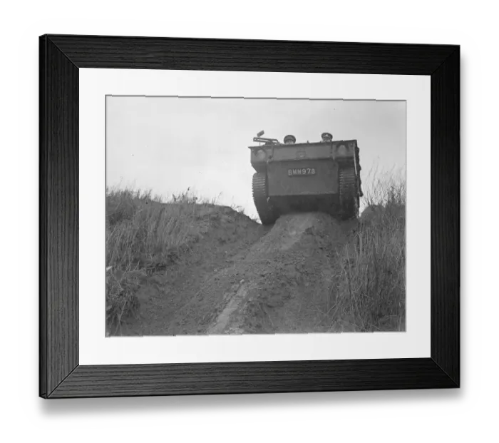 Framed Print : Stiff training for Britains new army instructors. Woolwich Arsenal is keeping pace Framed Print : Stiff training for Britains new army instructors. Woolwich Arsenal is keeping pace