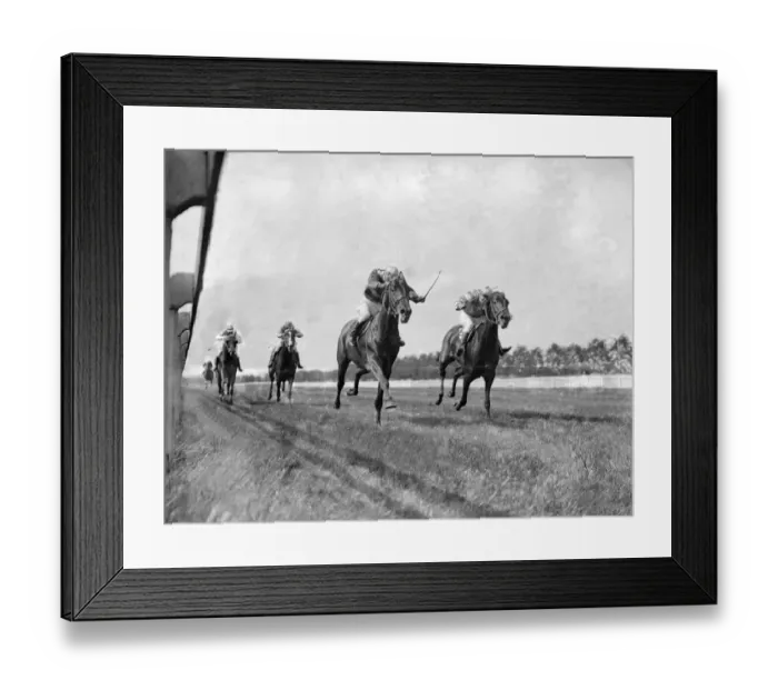 Framed Print : Gatwick Racecourse, Sussex, England. Homily ridden by Steve Donorhue Framed Print : Gatwick Racecourse, Sussex, England. Homily ridden by Steve Donorhue