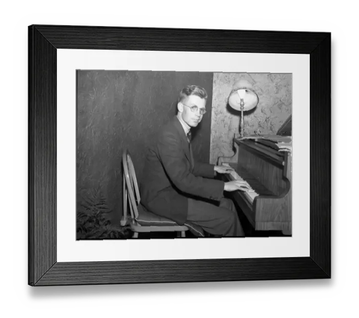 Framed Print : Ivor Keys, the 17 year old schoolboy of Christs Hospital School, who has written