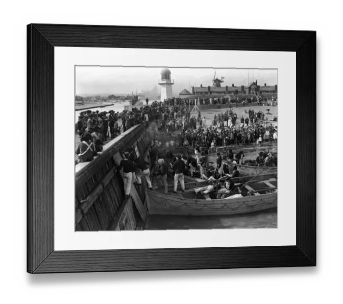 Framed Print : Taking a break between filming scenes of the Nelson film at Littlehampton, Sussex Framed Print : Taking a break between filming scenes of the Nelson film at Littlehampton, Sussex