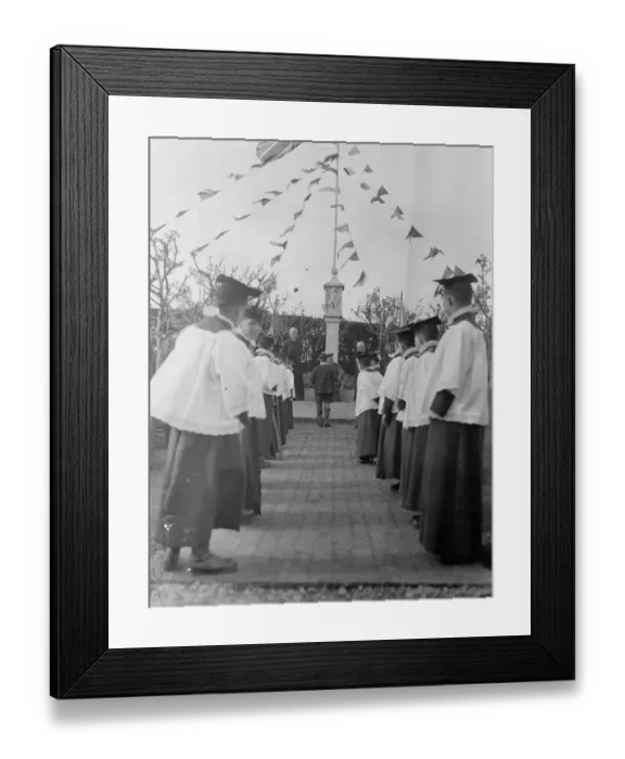 Framed Print : Bishop of London visits heritage craft schools at Chailey, receives gifts. the Bishop of London Framed Print : Bishop of London visits heritage craft schools at Chailey, receives gifts. the Bishop of London