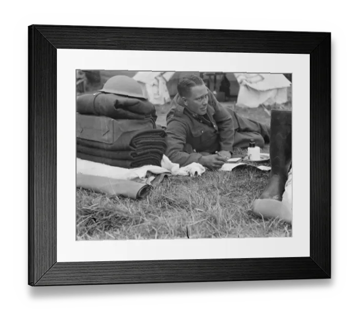 Framed Print : Territorial Army recruits at camp in Chichester, Sussex. One of the Territorials Framed Print : Territorial Army recruits at camp in Chichester, Sussex. One of the Territorials