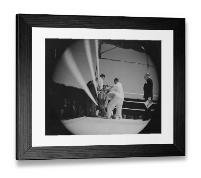 Framed Print : Freddie Mills KOs Nilsson in first round. British cruiserweight champion Freddie Mills