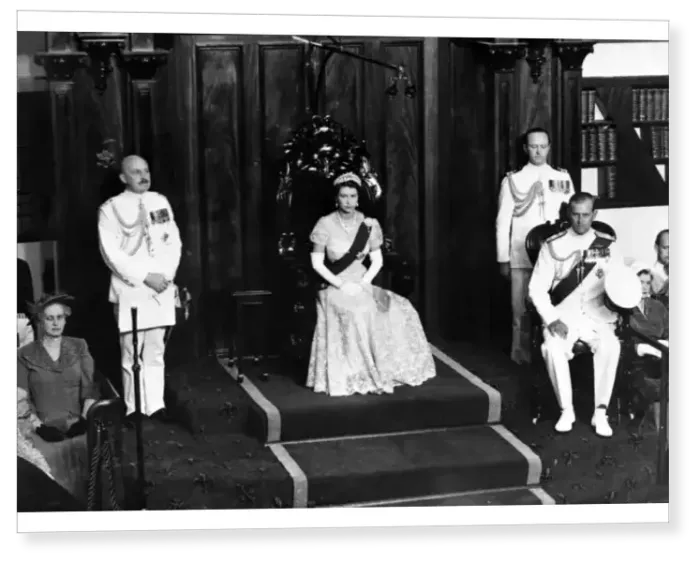 Print : Queen Elizabeth II in the Legislative Council of the New South Wales Parliament in Sydney