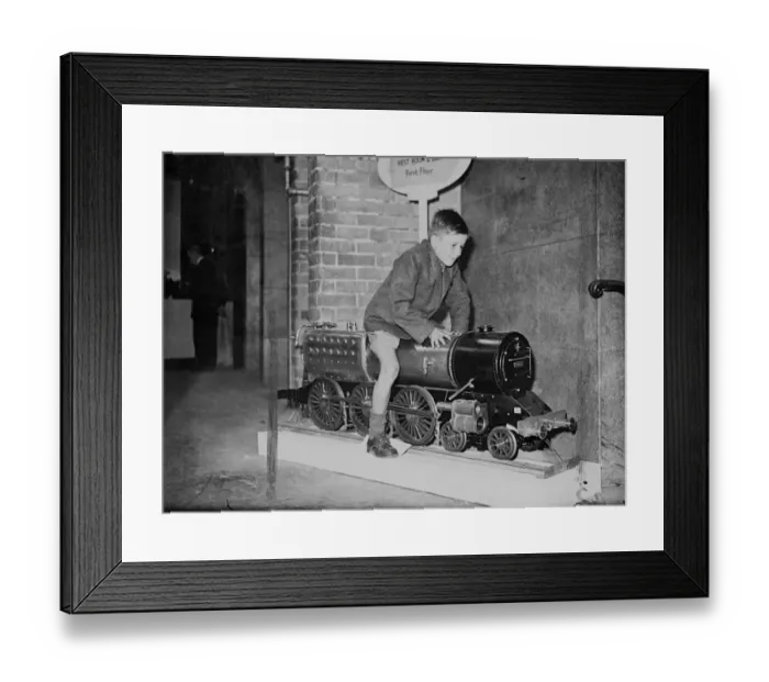 Framed Print : The 22nd model engineer exhibition was opened today, Wednesday at the horticultural Hall Framed Print : The 22nd model engineer exhibition was opened today, Wednesday at the horticultural Hall