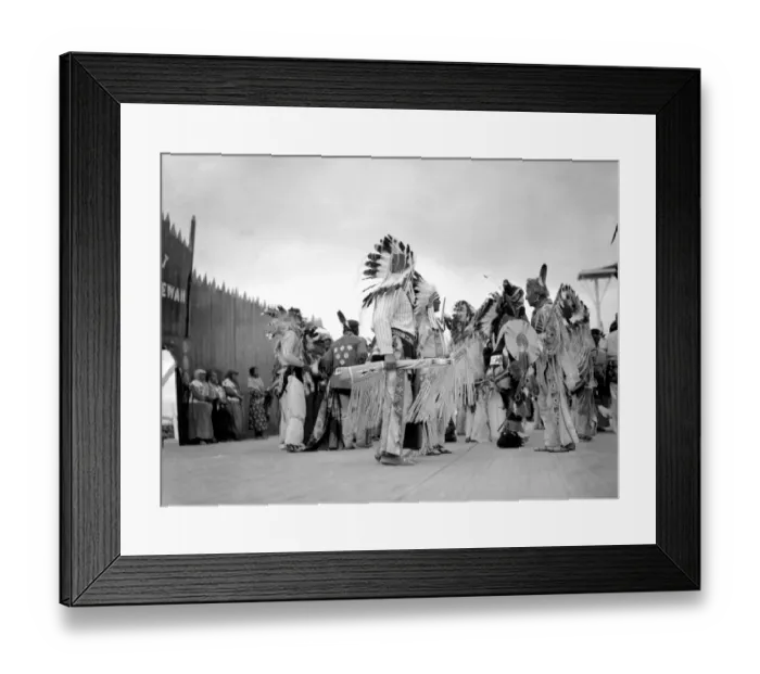 Framed Print : The Royal tour of Canada and the USA by King George VI and Queen Elizabeth, 1939 The King