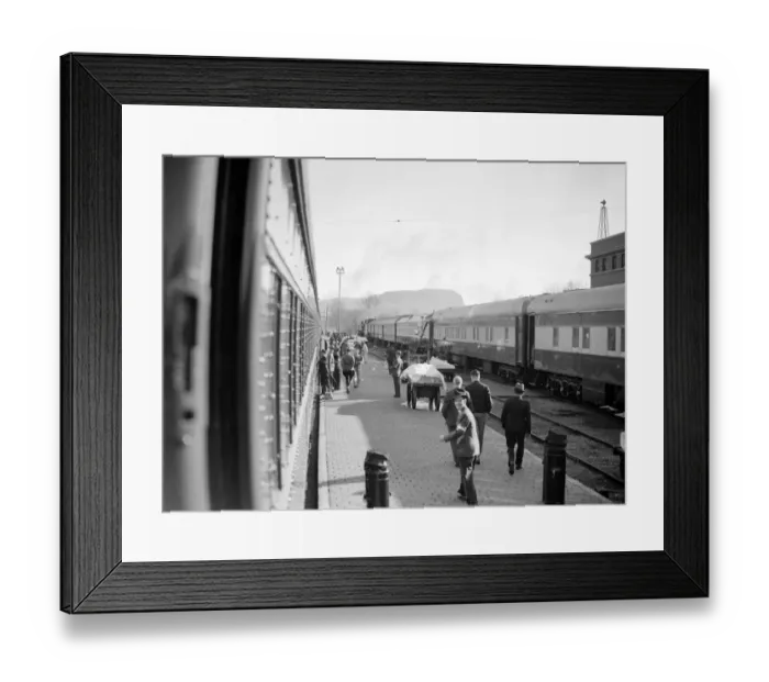 Framed Print : The Royal tour of Canada and the USA by King George VI and Queen Elizabeth 1939 Framed Print : The Royal tour of Canada and the USA by King George VI and Queen Elizabeth 1939