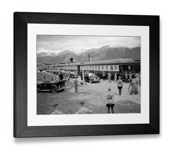 Framed Print : King George VI and Queen Elizabeth on Canada tour 1939 - A TopFoto Framed Print : King George VI and Queen Elizabeth on Canada tour 1939 - A TopFoto