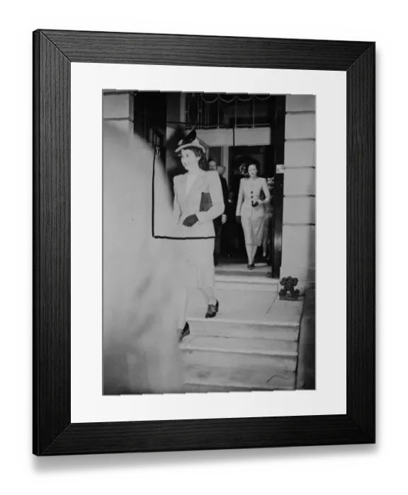Framed Print : Her Royal Highness Princess Elizabeth after arriving from Balmoral today, later visited