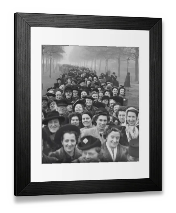 Framed Print : Crowds, most of them women stretched into a three sides of the square around St James s Framed Print : Crowds, most of them women stretched into a three sides of the square around St James s