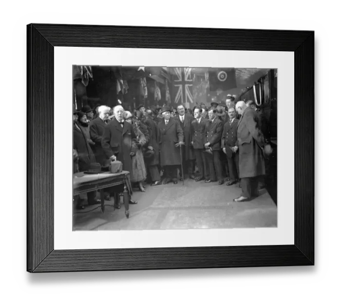Framed Print : At Euston. Royal Scot presentation at Euston. Sir Josiah Stamp presenting inscribed