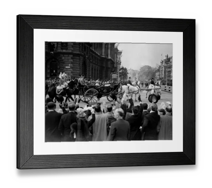 Framed Print : The Royal tour of Canada and the USA by King George VI and Queen Elizabeth, 1939 Framed Print : The Royal tour of Canada and the USA by King George VI and Queen Elizabeth, 1939