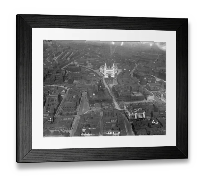 Framed Print : King and Queen open great new civic hall at Leeds. Photo shows; An aerial view of the City Framed Print : King and Queen open great new civic hall at Leeds. Photo shows; An aerial view of the City