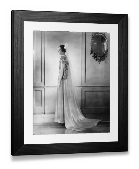 Framed Print : Daughter of American Ambassador to London presented at Court. Miss Henrietta Worth Bingham Framed Print : Daughter of American Ambassador to London presented at Court. Miss Henrietta Worth Bingham