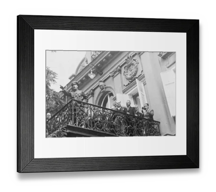 Framed Print : Cheering crowds besiege the Royal Palace in Sofia after the birth of a son to Queen Joanna