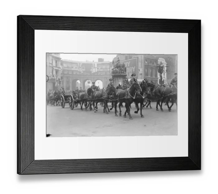 Framed Print : The London Troops victory march. The Royal Field Artillery of the County of London